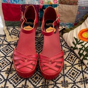 Red Swedish Hasbeens